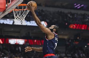 解说：哈登燃烧自己到了无法想象的程度 什么数字都依然显得苍白